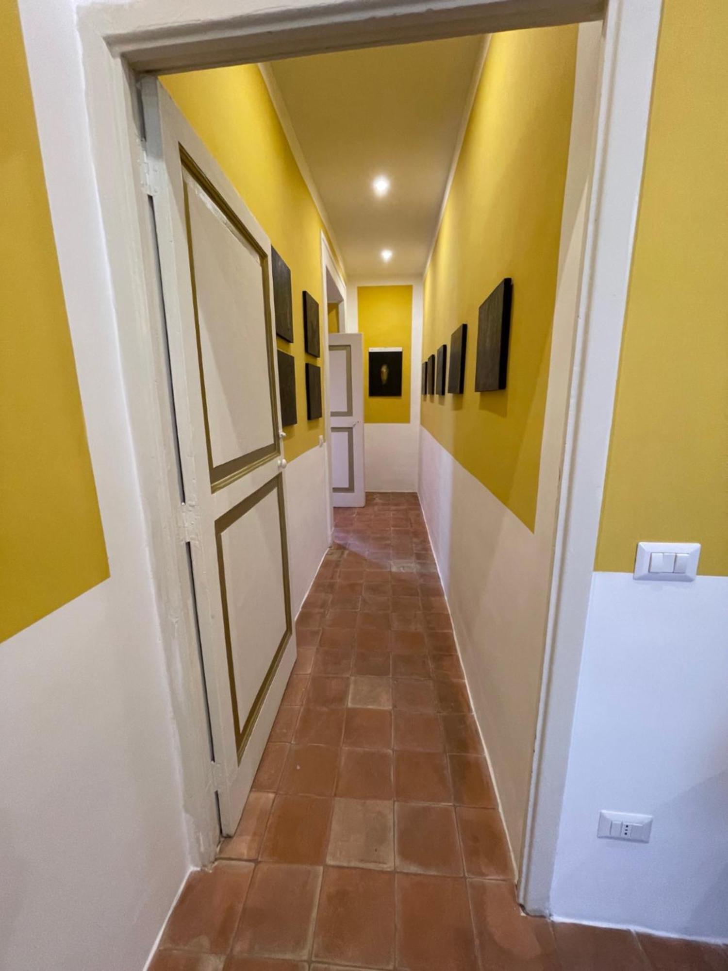 The Royal Gallery Loft In Xvi Century Palace - City Historical Center - Downtown Hébergement de vacances