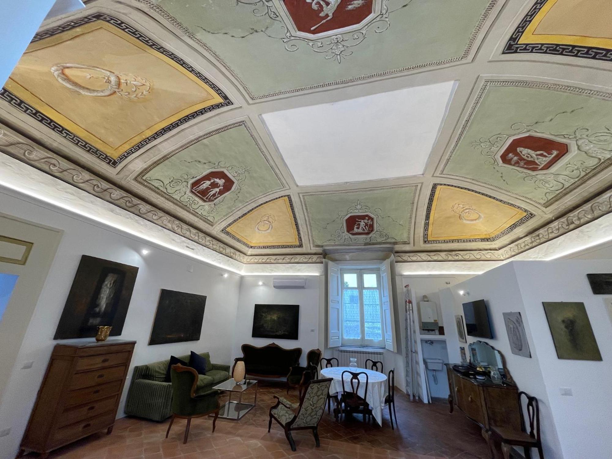 Hébergement de vacances The Royal Gallery Loft In Xvi Century Palace - City Historical Center - Downtown *