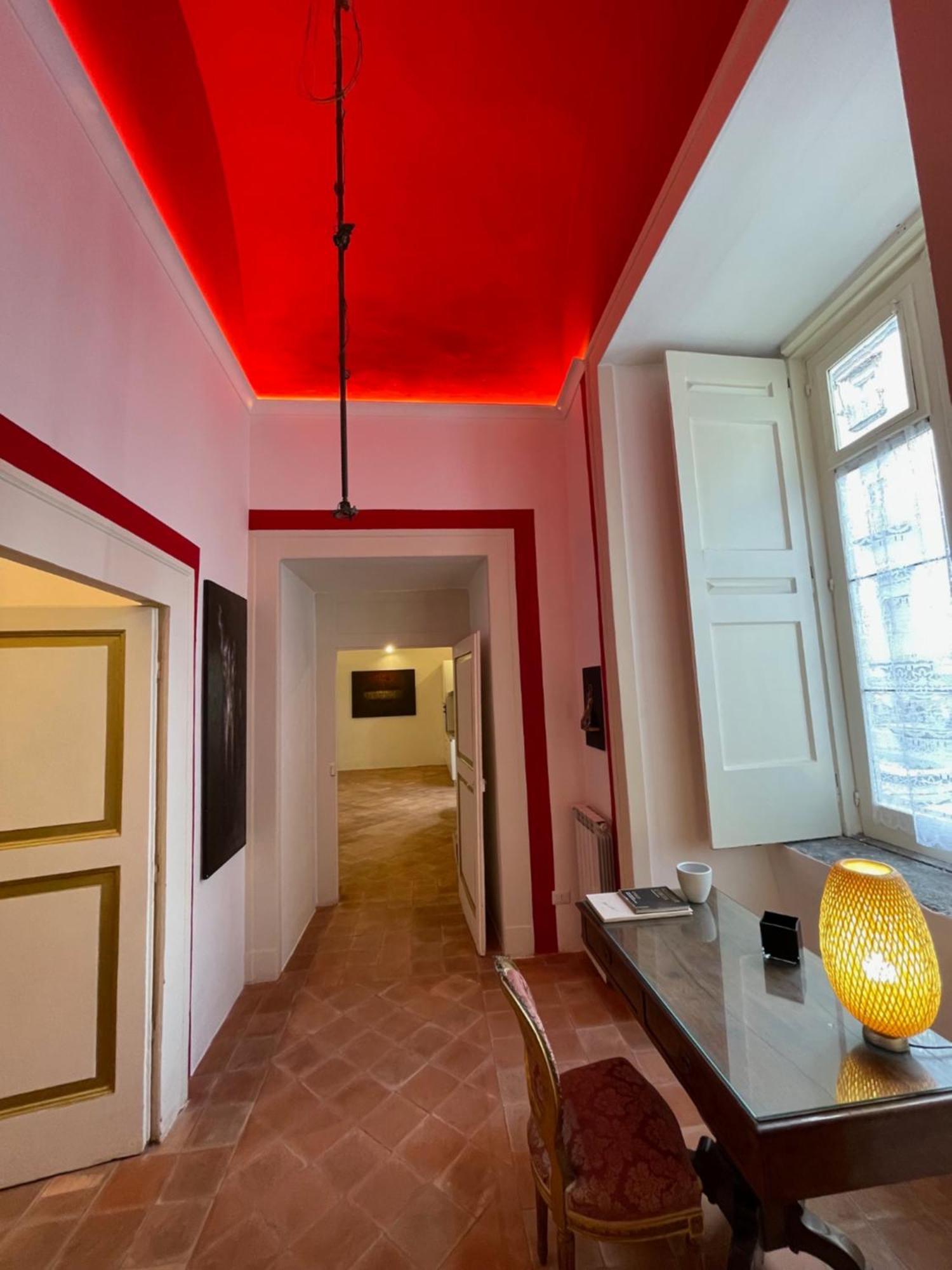 Hébergement de vacances The Royal Gallery Loft In Xvi Century Palace - City Historical Center - Downtown Naples